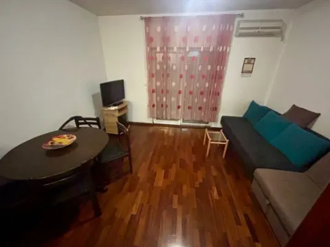 Izdavanje, garsonjera, 32m², City Kvart, Podgorica - image 2