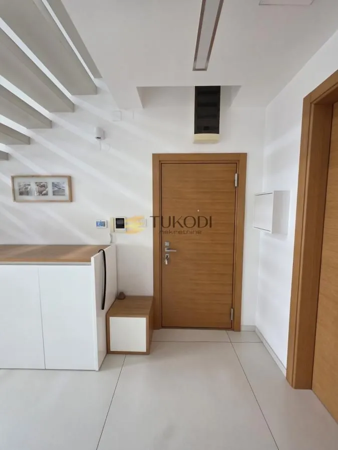 Prodaja, stan, 352m², Centar, Novi Sad