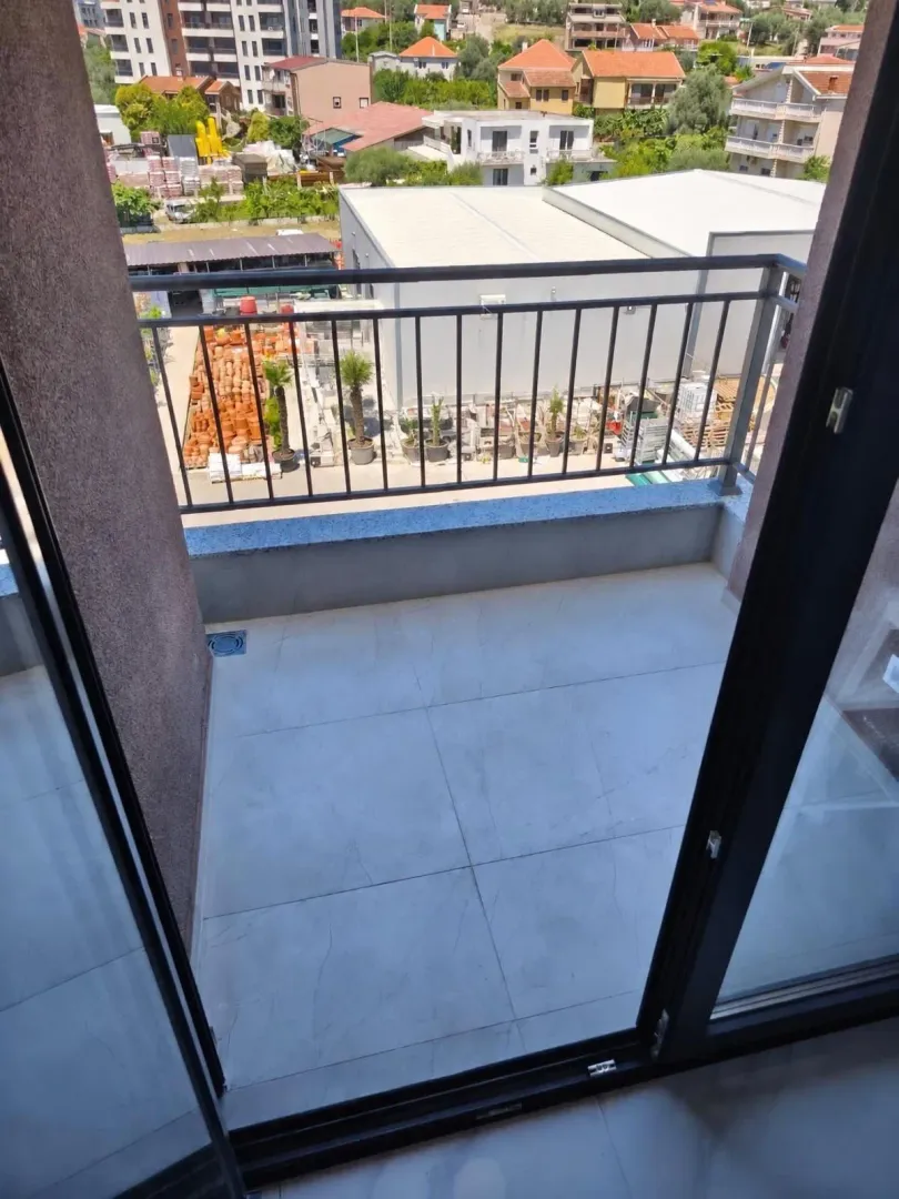 Rent, one bedroom apartment, 44m², Čeluga, Bar
