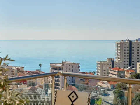 Sale, house, 150m², Bečići, Budva - image 1