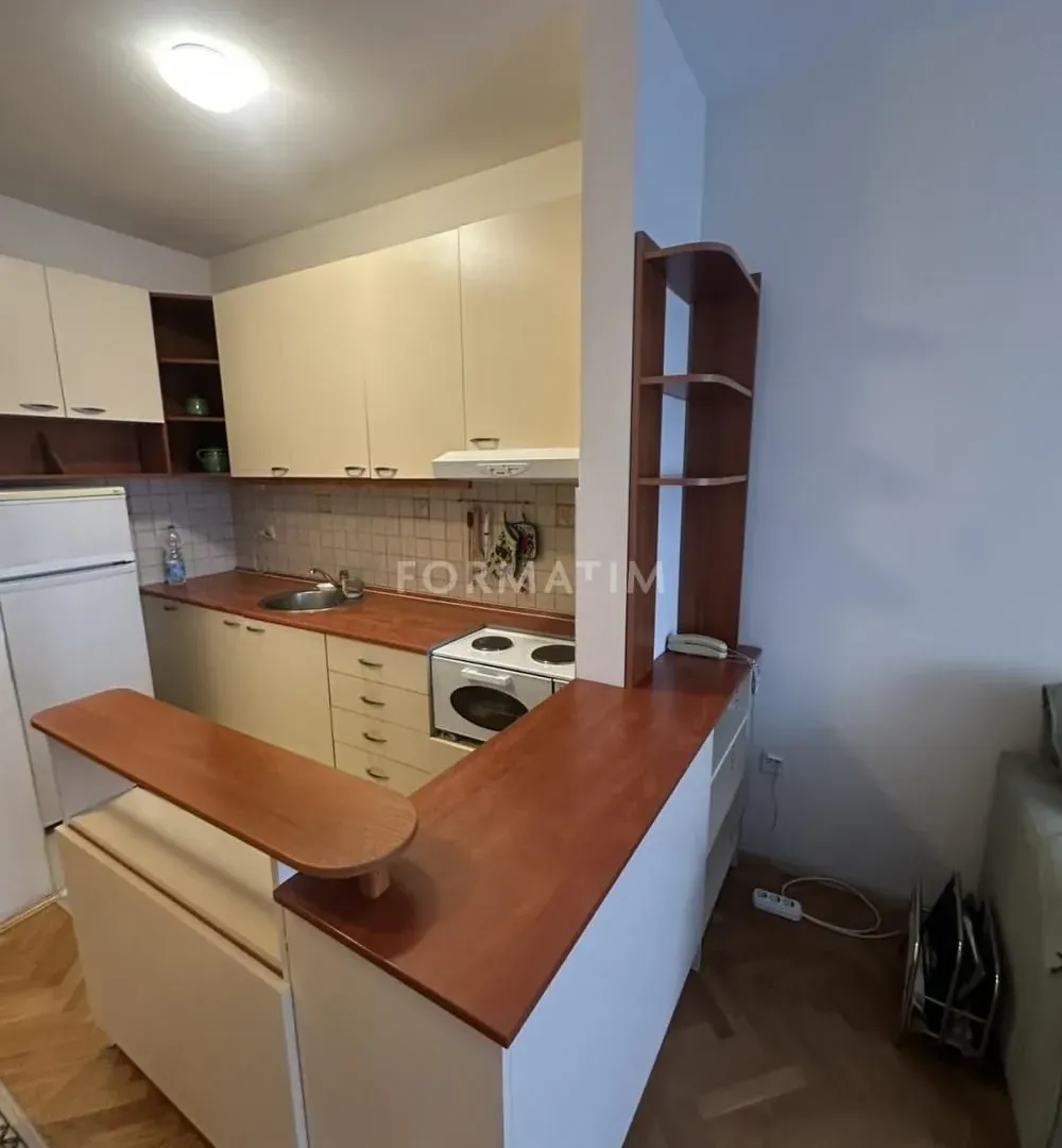 Izdavanje, jednosoban stan, 35m², Palilula Sve Podlokacije, Beograd