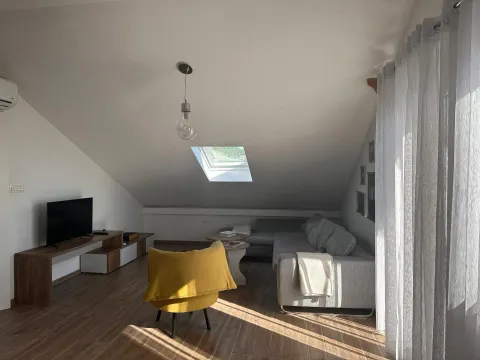 Rent, two bedroom apartment, 85m², Seljanovo, Tivat - image 3
