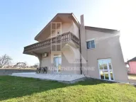 Prodaja, kuća, 500m², Tološi, Podgorica - image 1