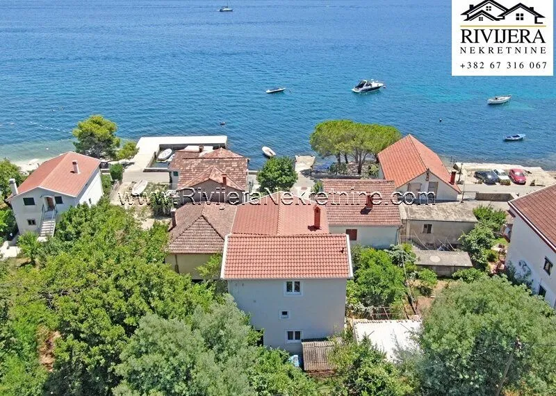 Sale, house, 200m², Baošići, Herceg Novi