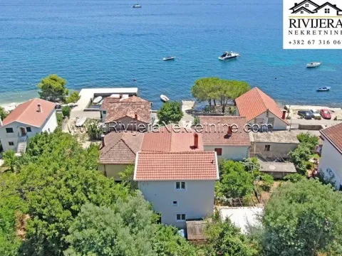 Sale, house, 200m², Baošići, Herceg Novi - image 1