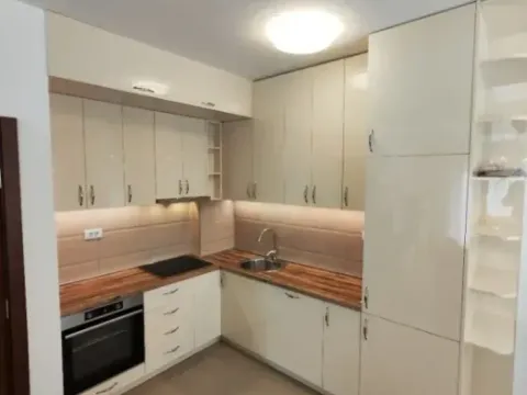 Izdavanje, dvosoban stan, 73m², Tuški Put, Podgorica - image 2