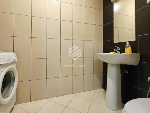 Rent, two bedroom apartment, 80m², City Kvart, Podgorica - image 16