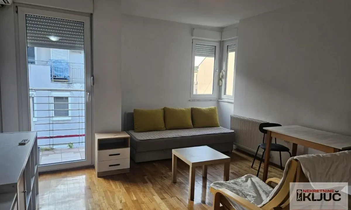 Rent, studio apartment, 28m², Centar, Novi Sad