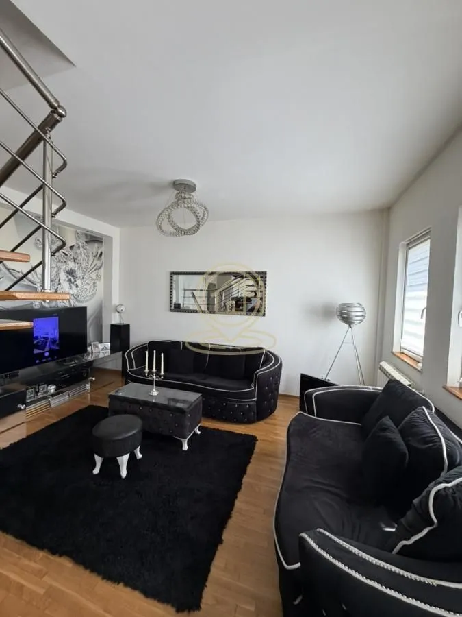 Prodaja, četvorosoban stan, 110m², Pivara, Kragujevac