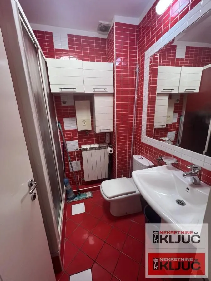 Prodaja, četvorosoban stan, 105m², Spens, Novi Sad Sve Podlokacije