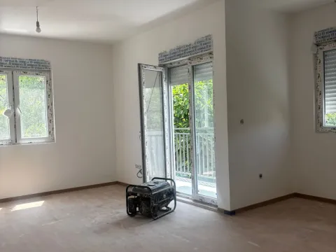 Izdavanje, dvosoban stan, 59m², Zabjelo, Podgorica