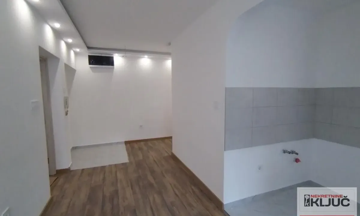 Prodaja, dvosoban stan, 58m², Detelinara, Novi Sad Sve Podlokacije