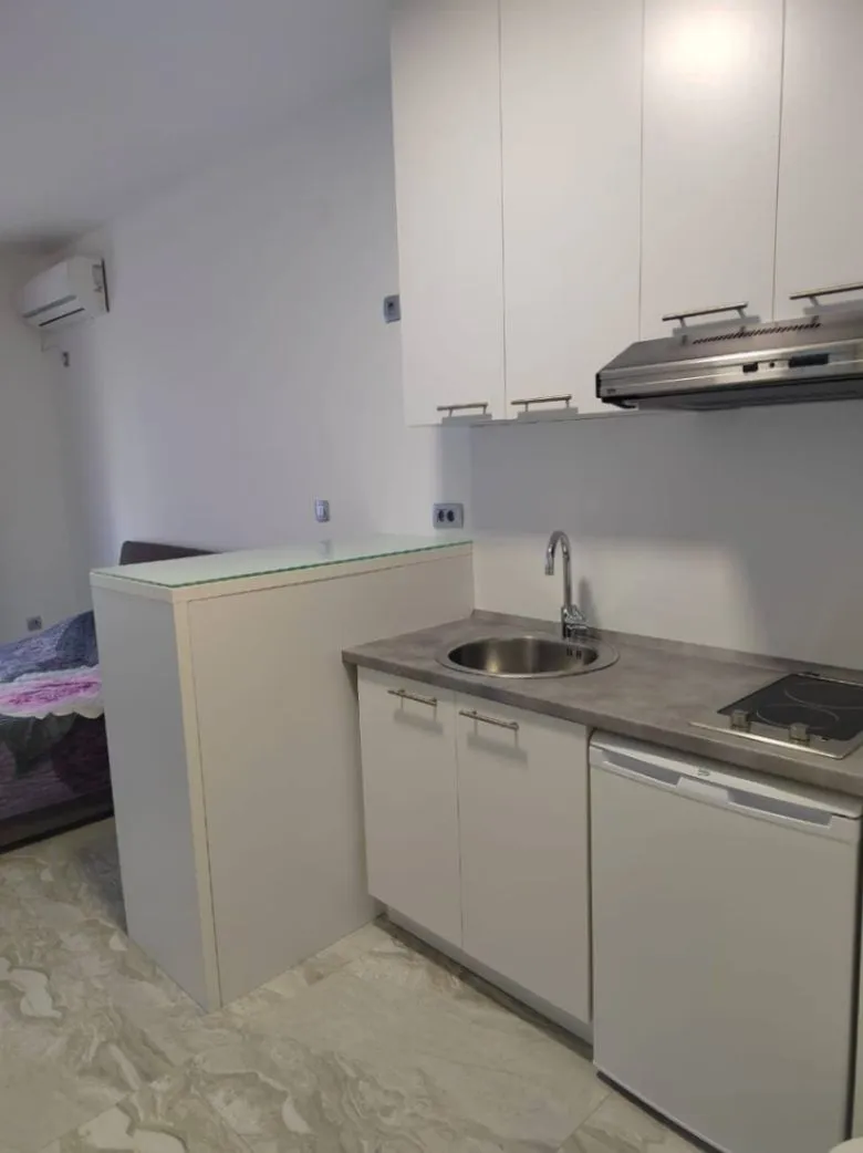 Rent, studio apartment, 27m², Bečići, Budva