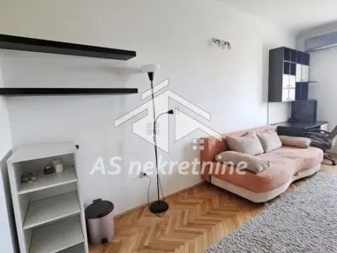 Izdavanje, četvorosoban stan, 86m², Savski Venac, Beograd - image 13