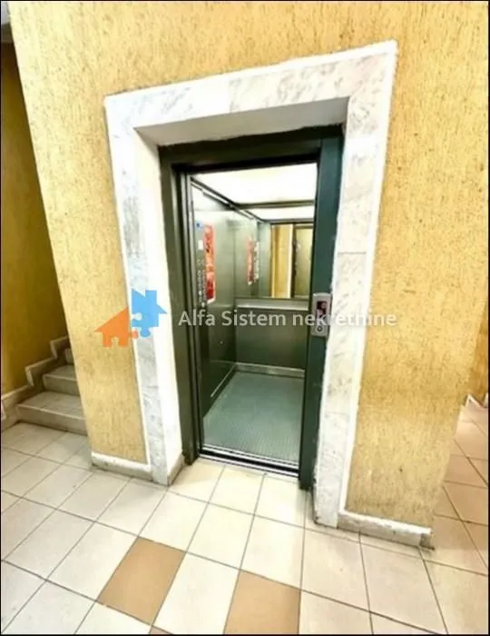 Izdavanje, trosoban stan, 80m², Stari Grad, Beograd