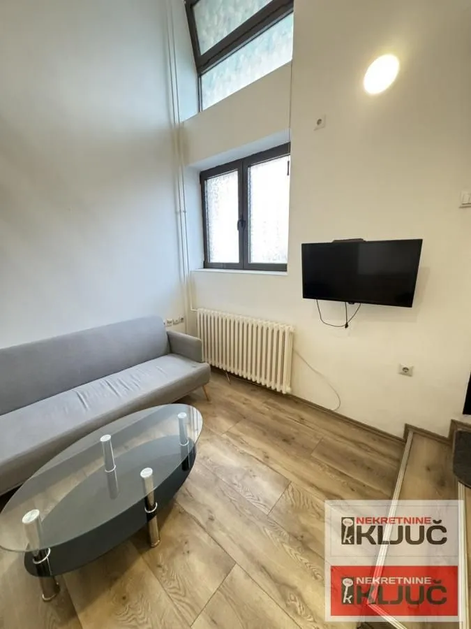 Izdavanje, garsonjera, 25m², Podbara, Novi Sad Sve Podlokacije