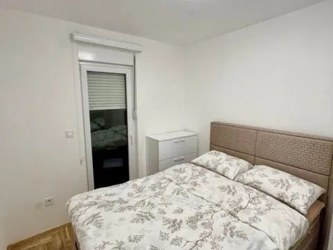 Rent, one bedroom apartment, 40m², City Kvart, Podgorica - image 12