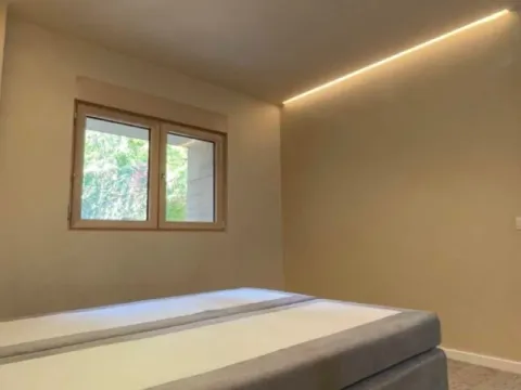 Prodaja, jednosoban stan, 52m², Kotor, Crna Gora - image 10