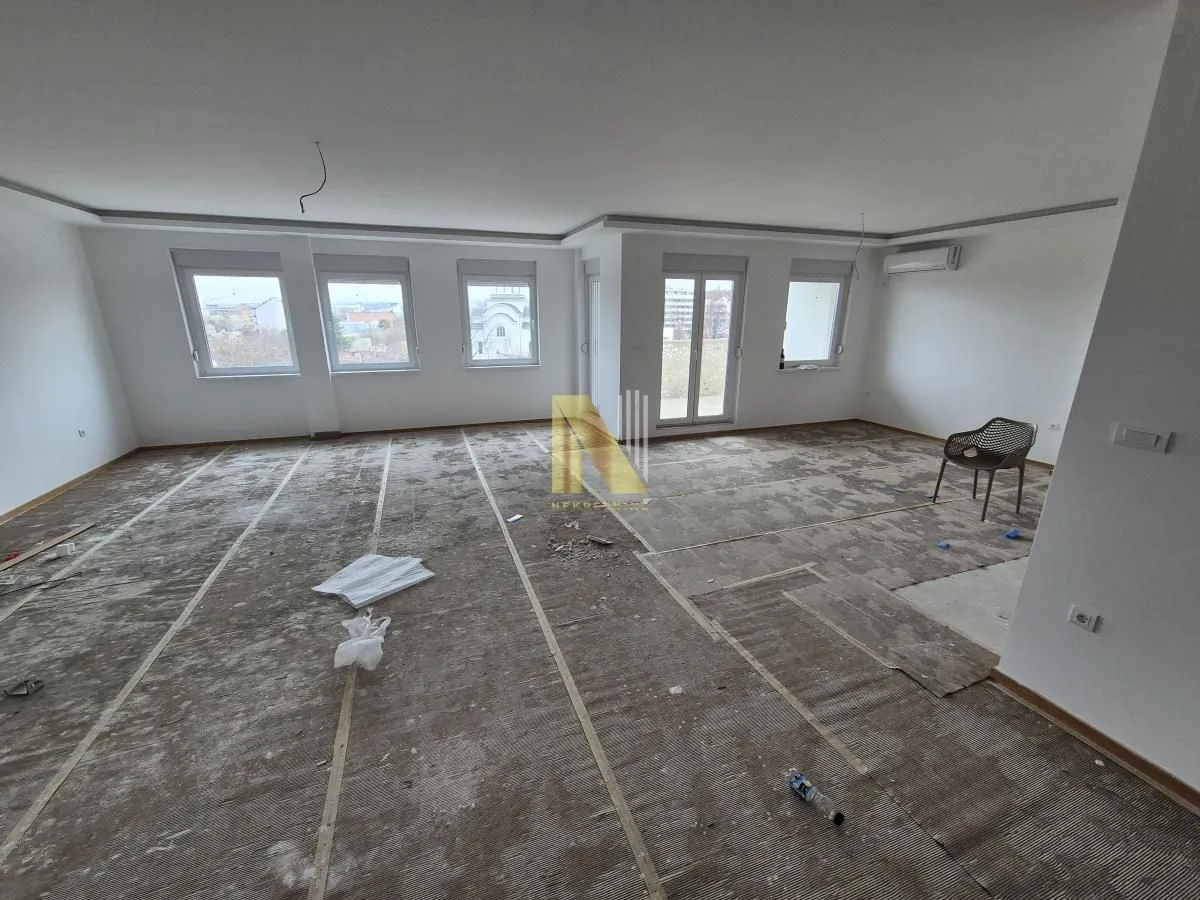 Rent, office space, 650m², Stari Majur, Petrovaradin