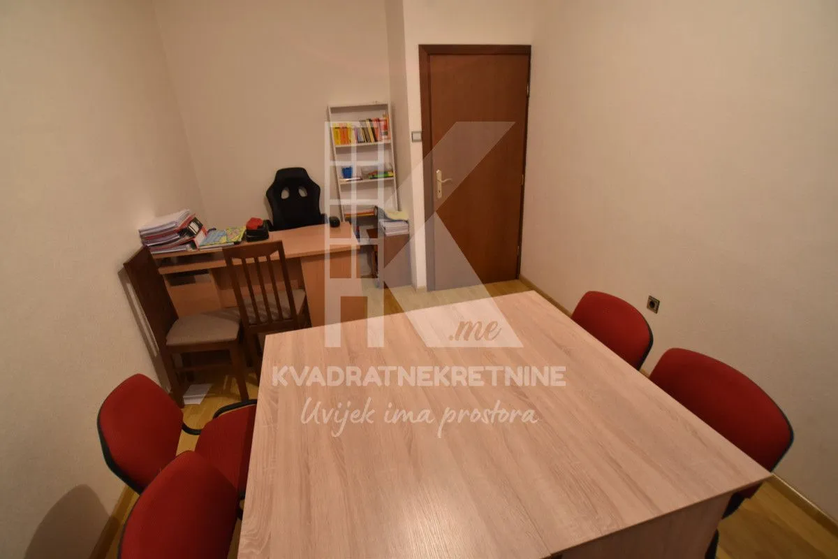 Sale, house, 250m², Zelenika, Podgorica