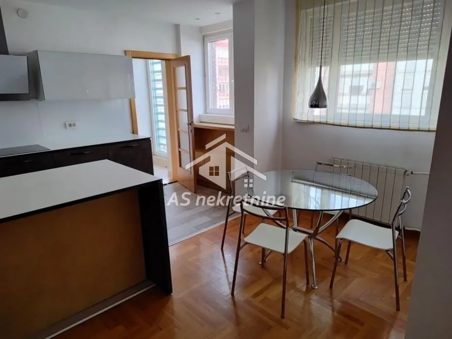 Izdavanje, trosoban stan, 92m², Novi Beograd Blok 29, Novi Beograd Sve Podlokacije
