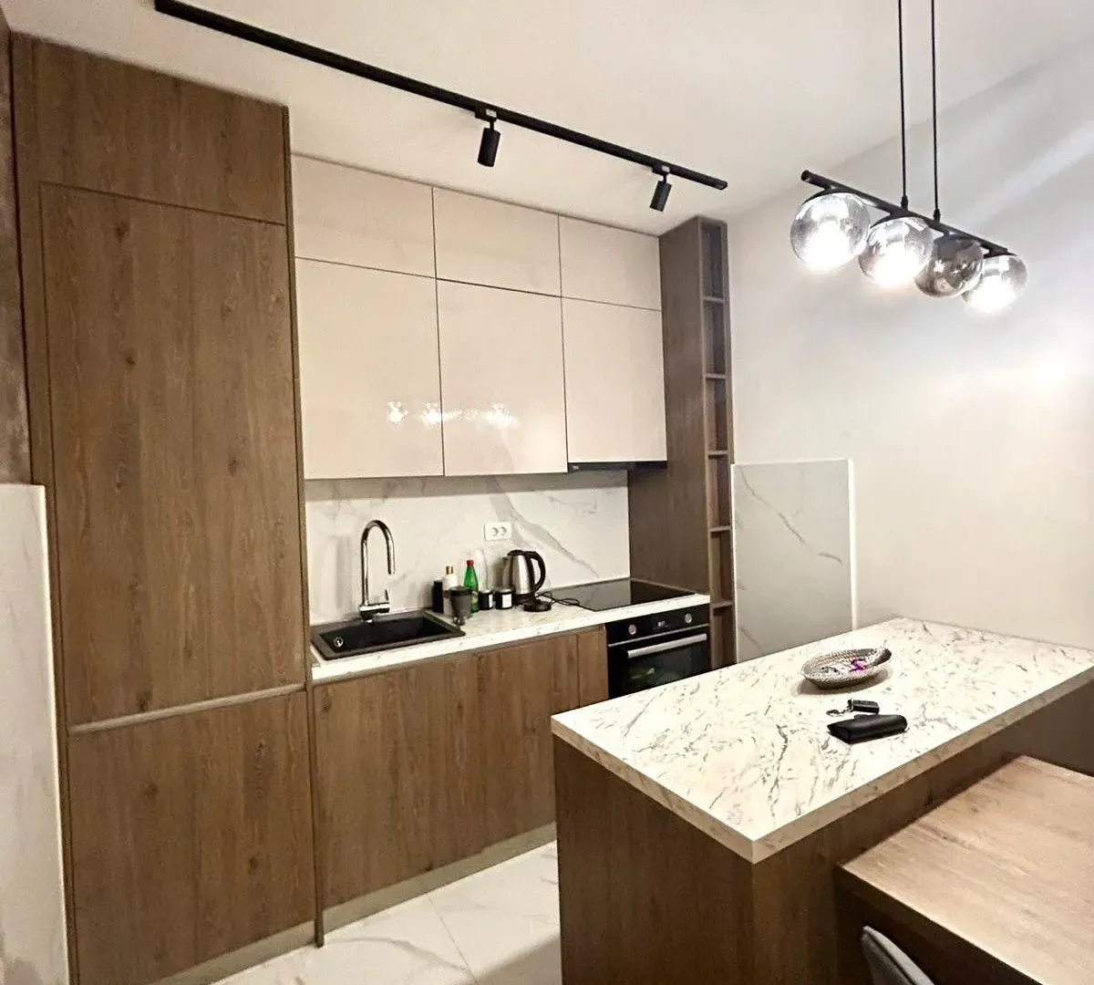 Izdavanje, dvosoban stan, 60m², Pobrežje, Podgorica