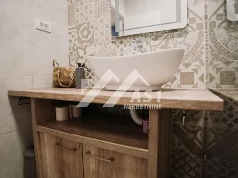 Izdavanje, dvosoban stan, 50m², Centar, Novi Sad - image 9