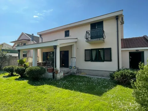 Prodaja, kuća, 293m², Stari Aerodrom, Podgorica - image 7