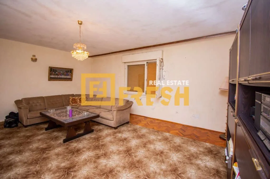 Rent, house, 214m², Tološi, Podgorica