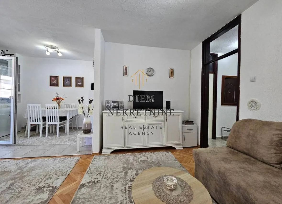 Sale, three bedroom apartment, 84m², Centar, Bar