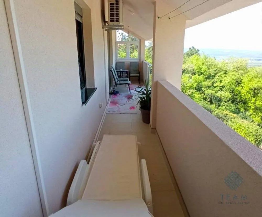Prodaja, trosoban stan, 101m², Pržice, Kotor