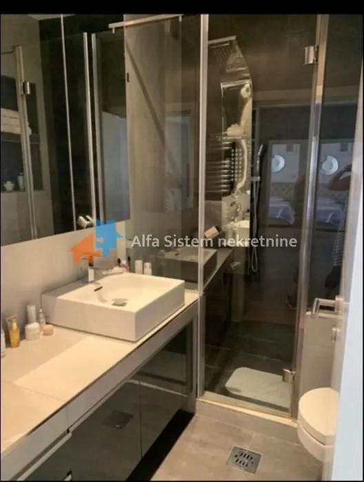 Izdavanje, dvosoban stan, 60m², Kalenić Pijaca, Vračar Sve Podlokacije