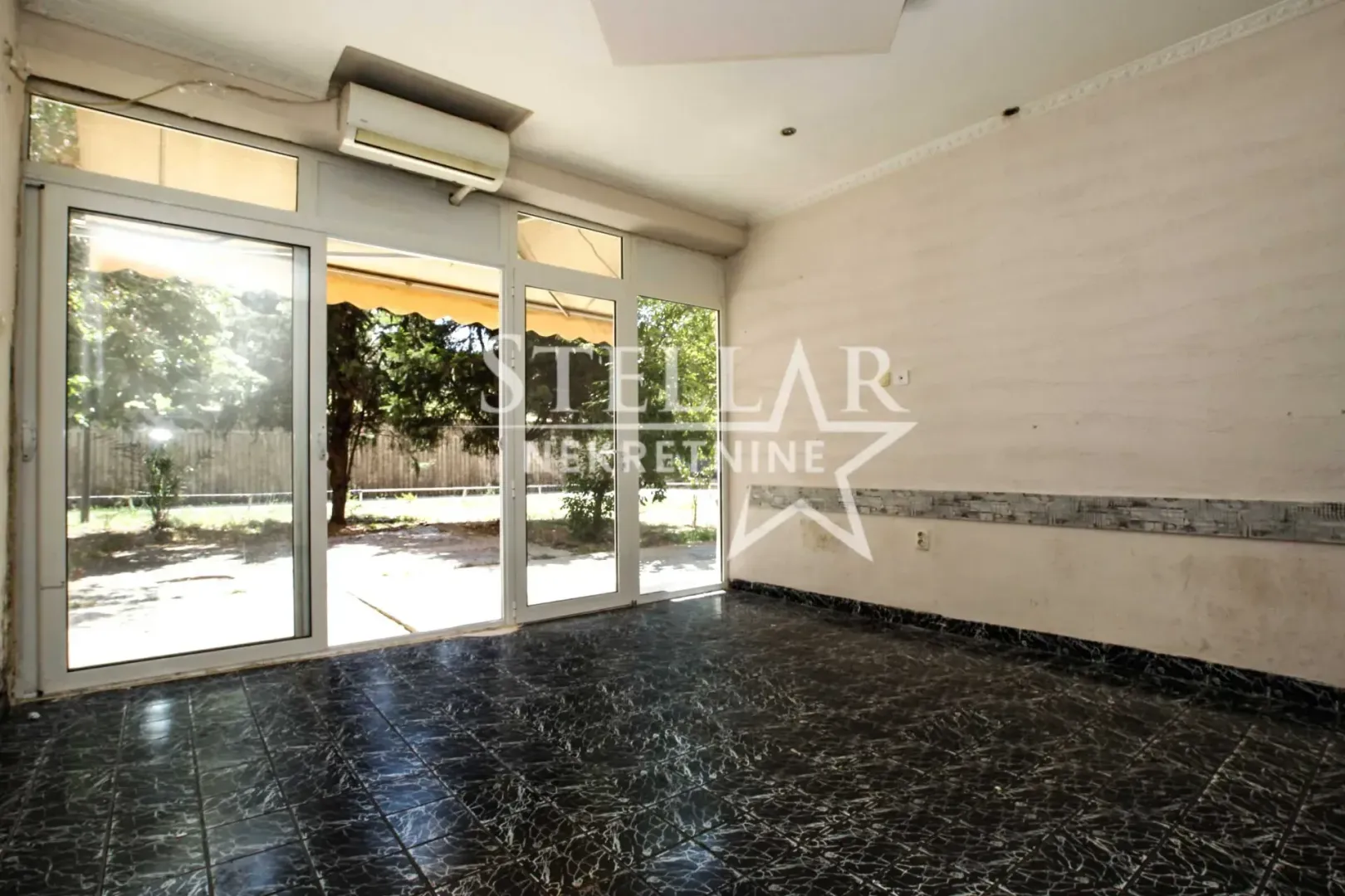Sale, office space, 32m², Lepa Kata, Podgorica