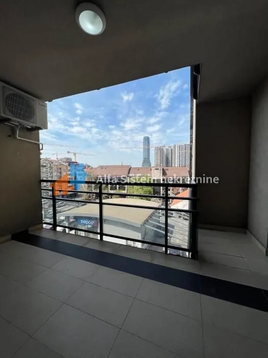 Izdavanje, četvorosoban stan, 100m², Sarajevska, Beograd