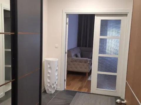 Izdavanje, trosoban stan, 94m², Central Point, Podgorica - image 9