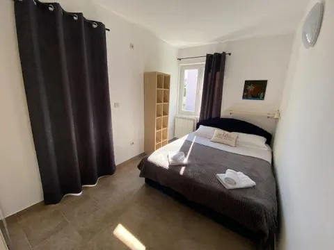 Rent, three bedroom apartment, 80m², Budva, Crna Gora - image 5