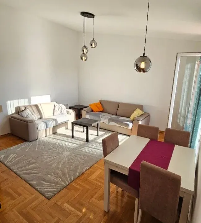 Izdavanje, dvosoban stan, 65m², Stari Aerodrom, Podgorica