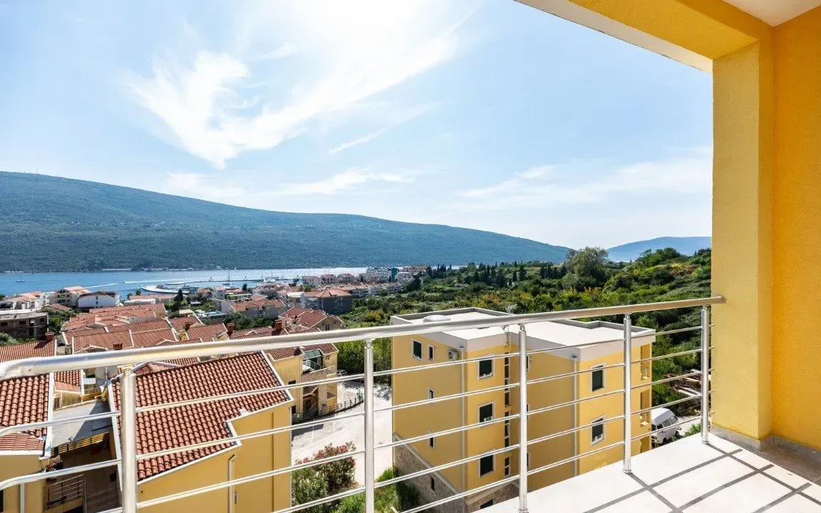 Sale, three bedroom apartment, 69m², Đenovići, Herceg Novi
