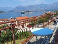 Izdavanje, trosoban stan, 90m², Dobrota, Kotor - image 6