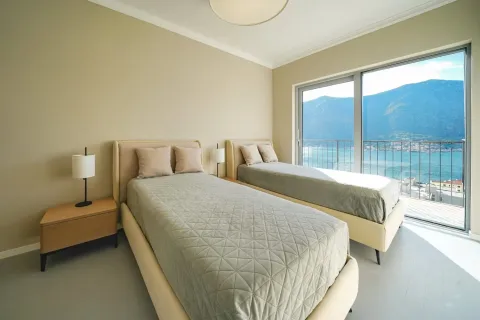 Prodaja, četvorosoban stan, 158m², Dobrota, Kotor - image 8