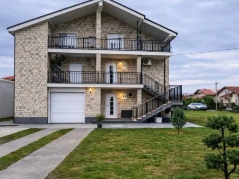 Rent, house, 360m², Zagorič, Podgorica - image 2