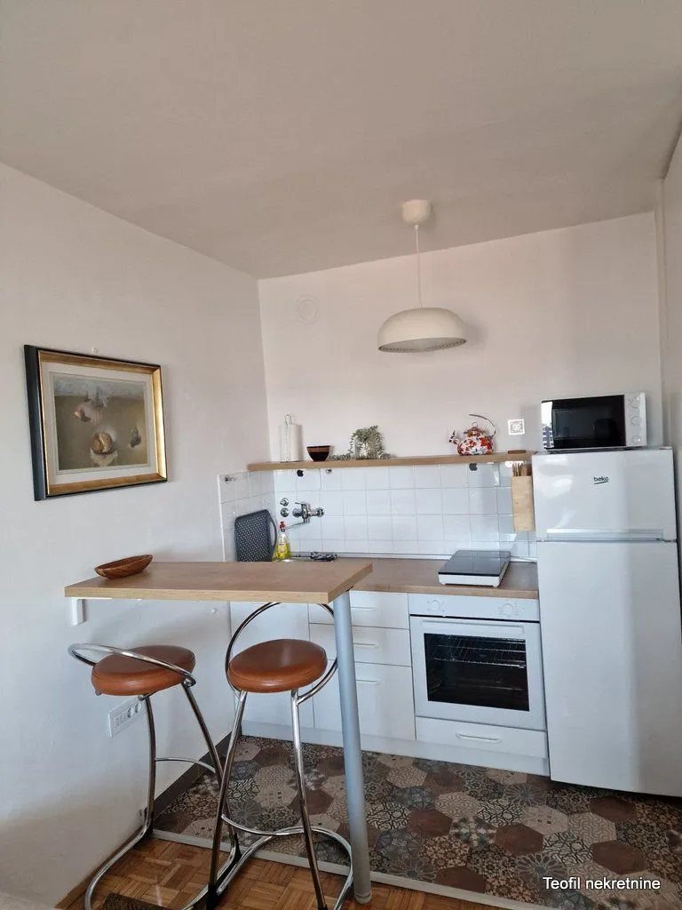 Izdavanje, garsonjera, 33m², Stari Grad, Beograd