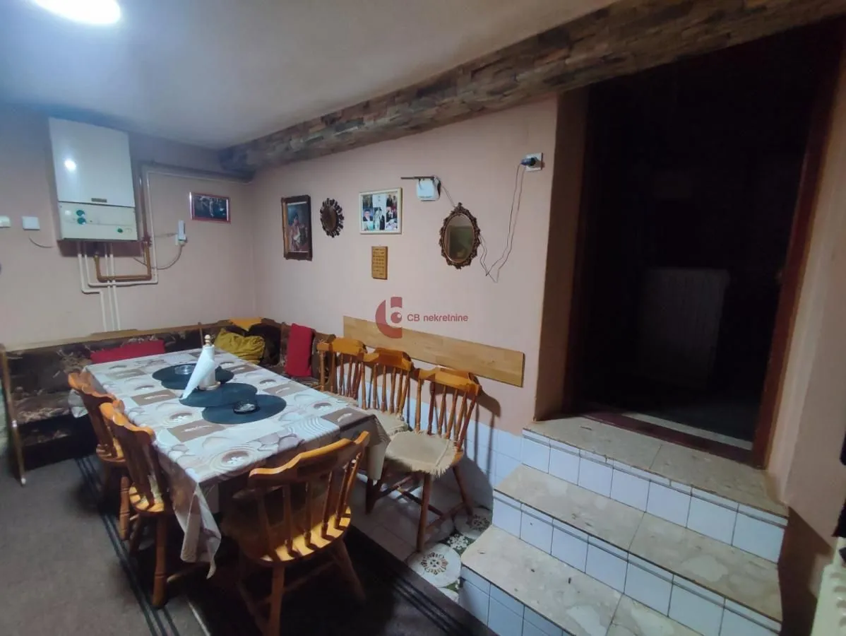 Prodaja, kuća, 250m², Novo Selo, Subotica