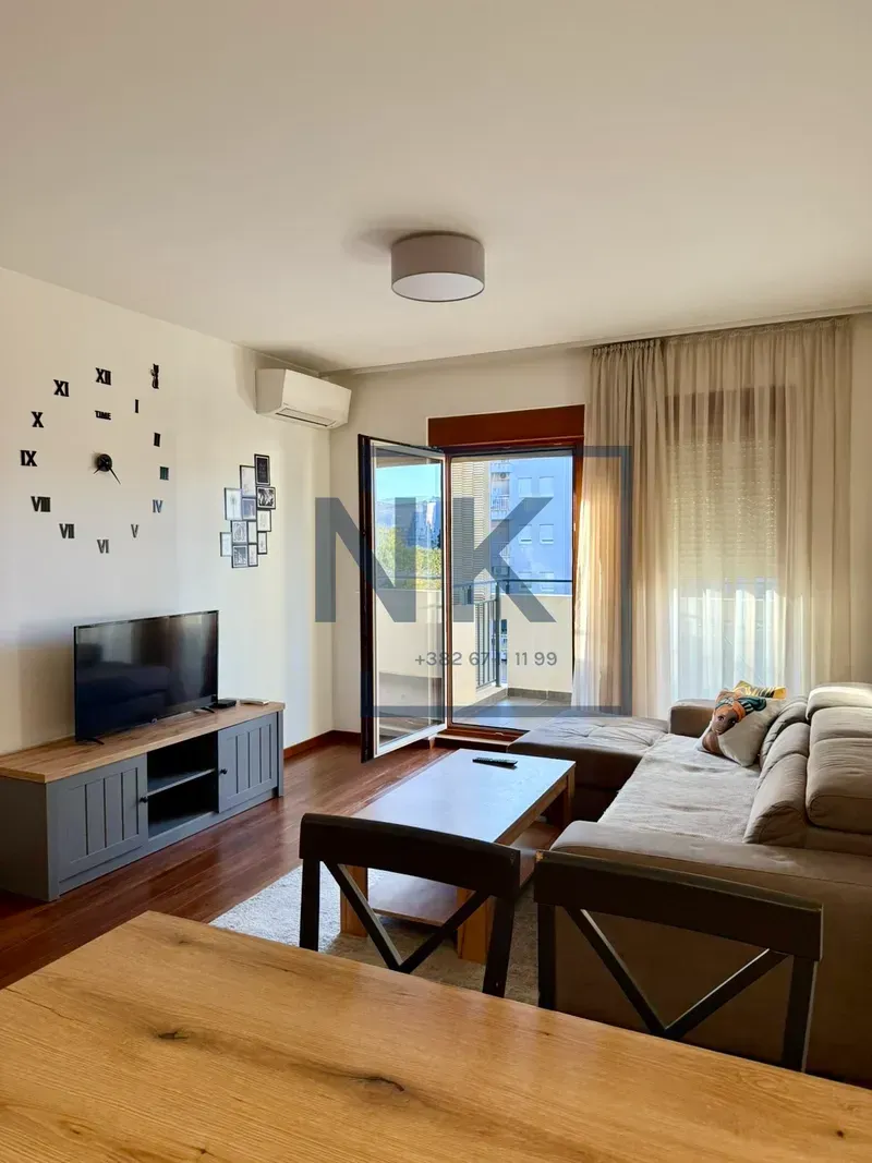 Izdavanje, jednosoban stan, 50m², Master Kvart, Podgorica