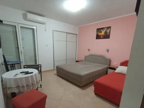 Stan-na-dan, garsonjera, 20m², Sutomore, Bar - image 8