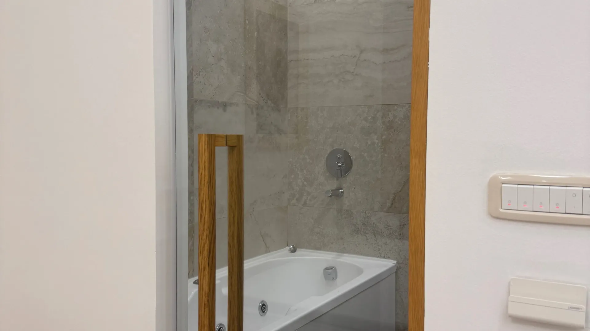 Rent, two bedroom apartment, 108m², Centar, Budva
