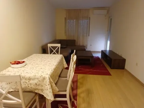 Izdavanje, jednosoban stan, 45m², City Kvart, Podgorica