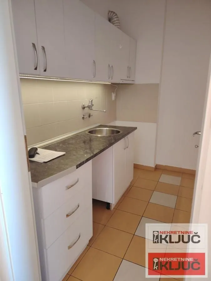 Prodaja, dvosoban stan, 46m², Bulevar Oslobodjenja, Novi Sad Sve Podlokacije