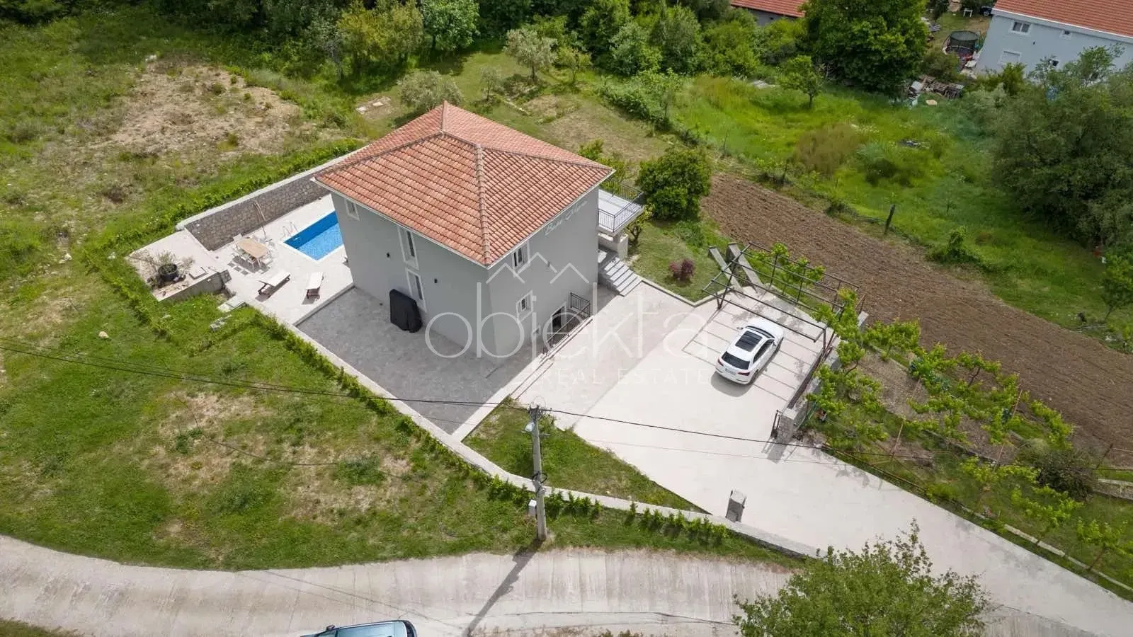 Izdavanje, kuća, 160m², Kotor, Crna Gora