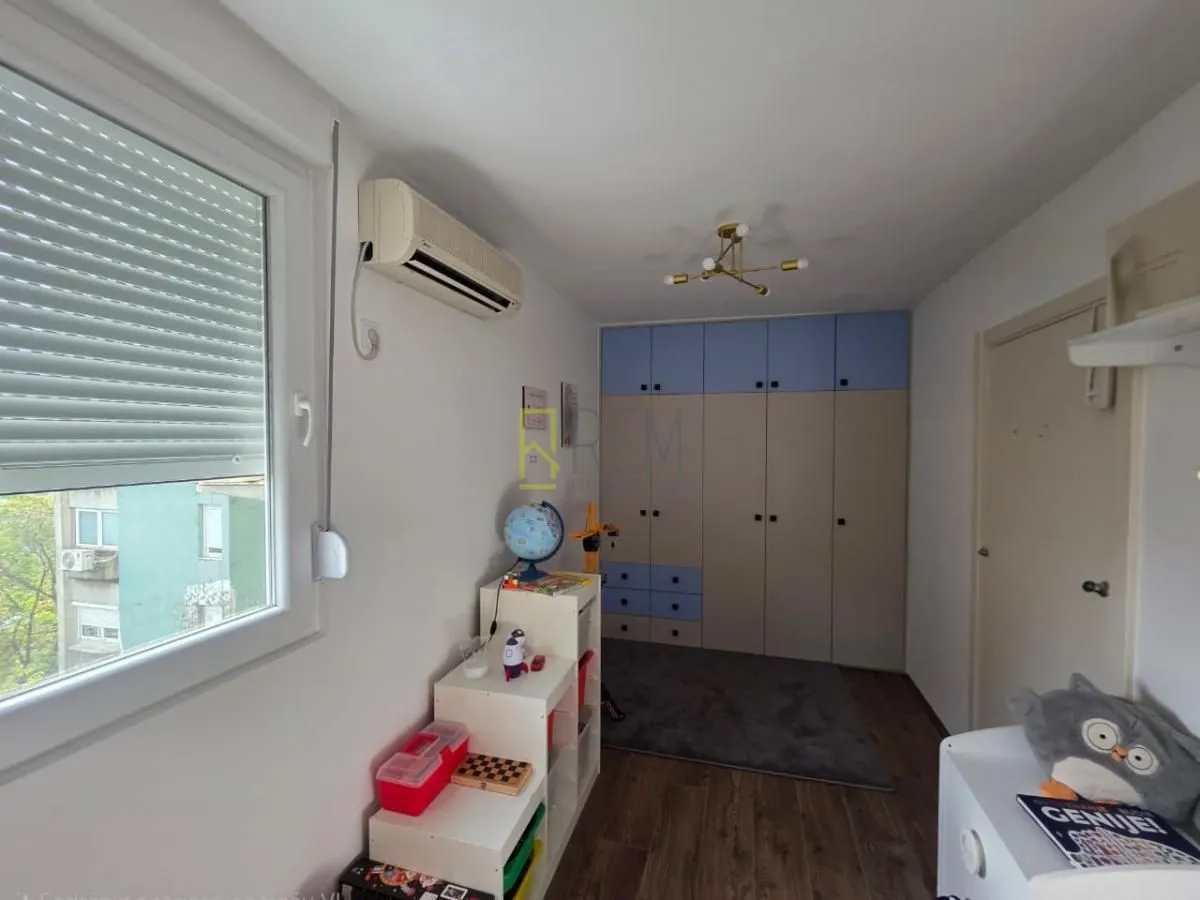 Prodaja, dvosoban stan, 77m², Blok 5, Podgorica